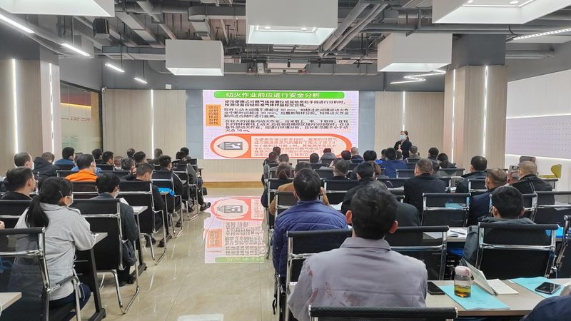 小标题：编程教育的兴起背景