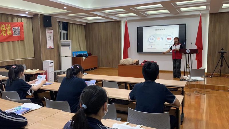 职业技能培训证书自学能考过吗？揭秘自学通关关键